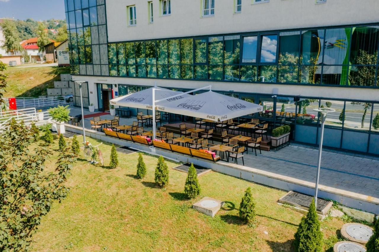 University Hotel Dorrah ทูซลา ภายนอก รูปภาพ